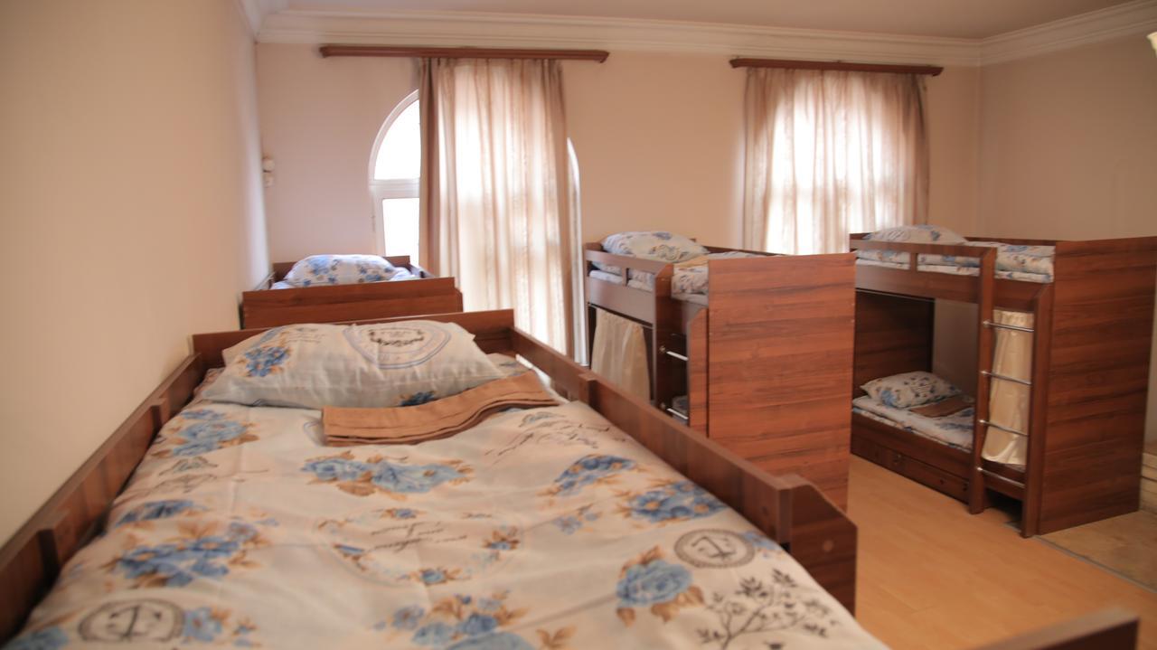 Noy Hostel Єреван Екстер'єр фото