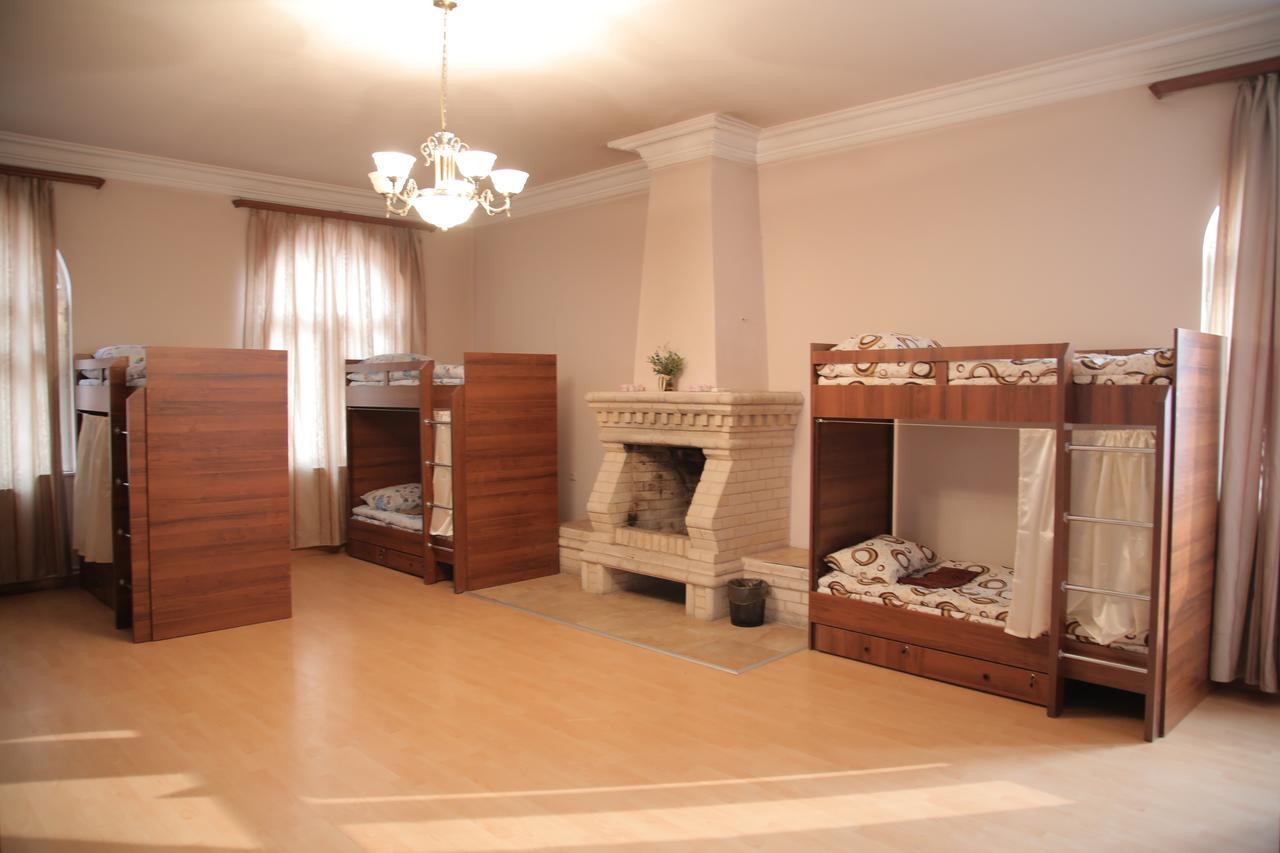 Noy Hostel Єреван Екстер'єр фото