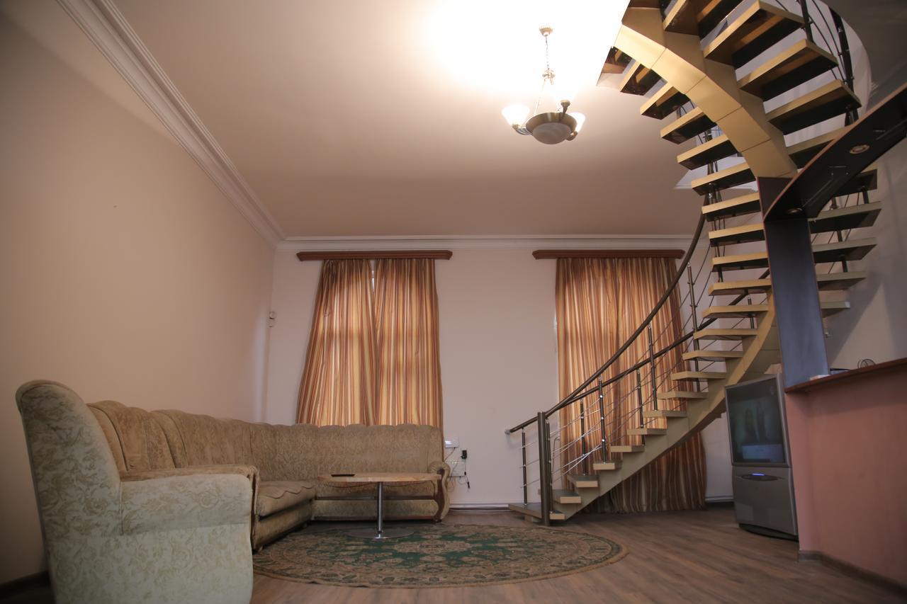 Noy Hostel Єреван Екстер'єр фото