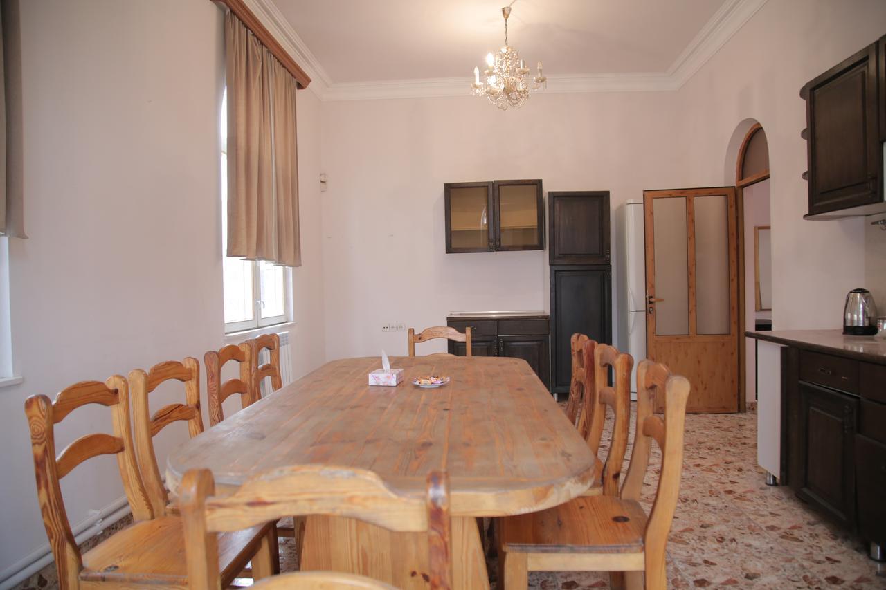Noy Hostel Єреван Екстер'єр фото