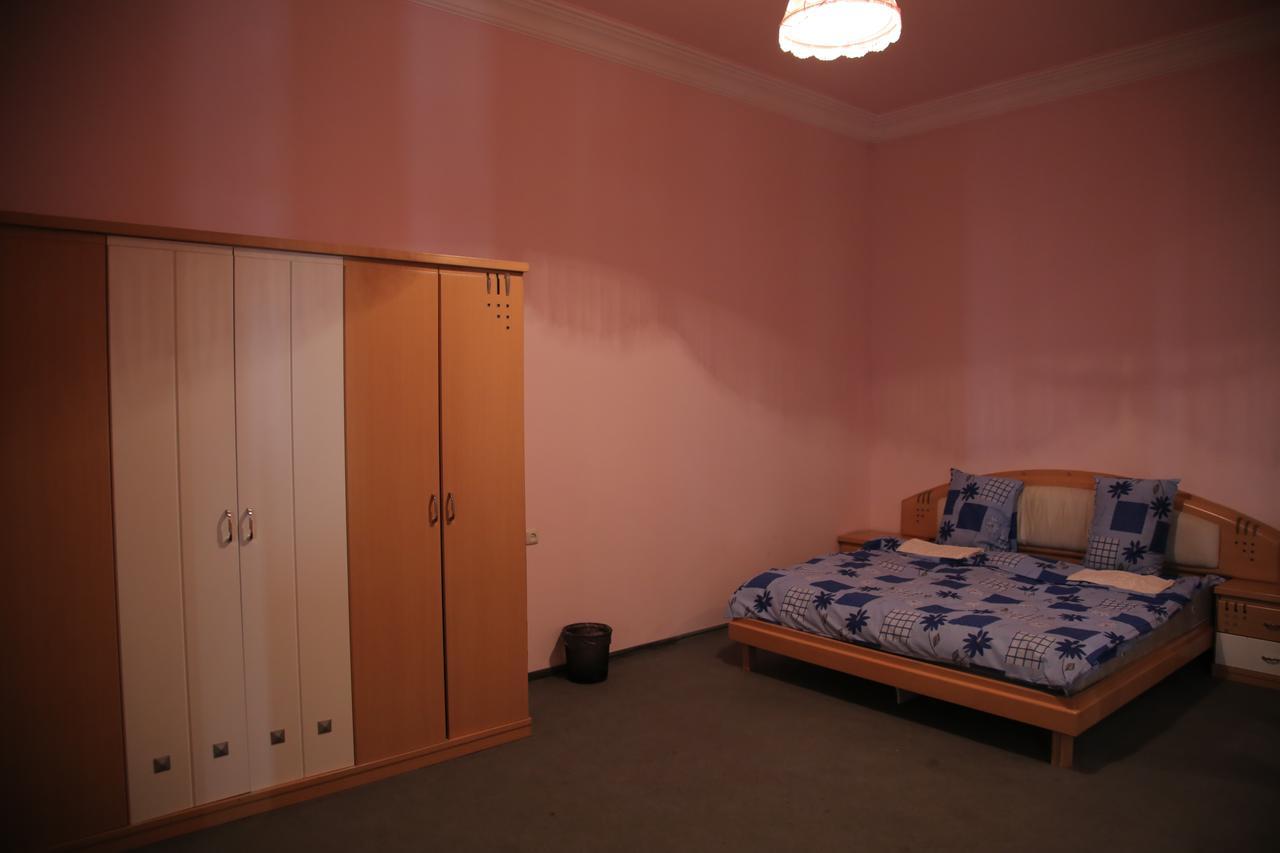 Noy Hostel Єреван Екстер'єр фото