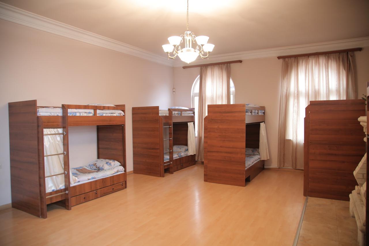 Noy Hostel Єреван Екстер'єр фото