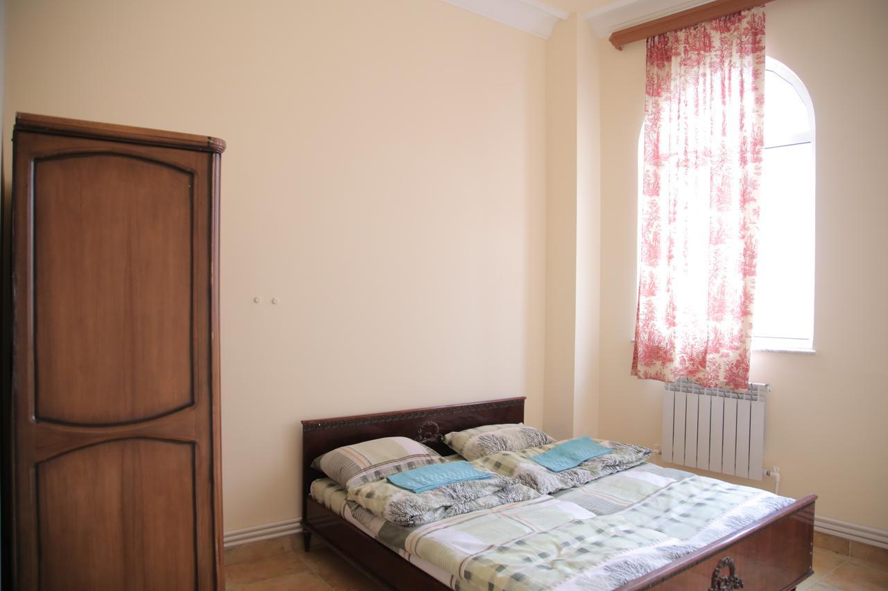 Noy Hostel Єреван Екстер'єр фото